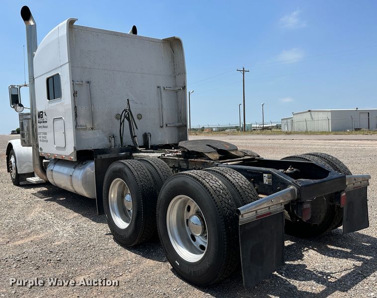 image for item NE9008 2005 Peterbilt 379  semi truck