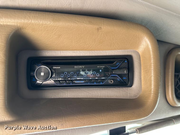 image for item NE9008 2005 Peterbilt 379  semi truck