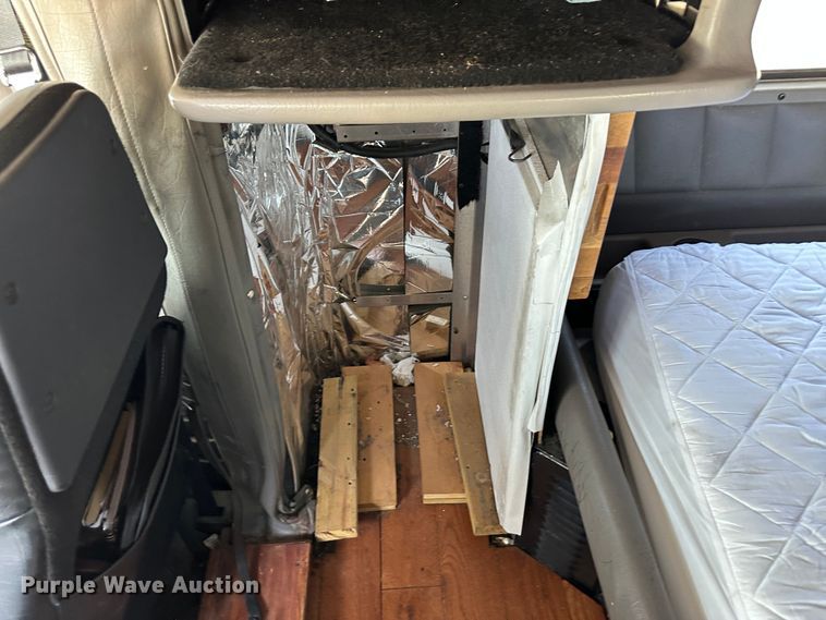 image for item NE9008 2005 Peterbilt 379  semi truck