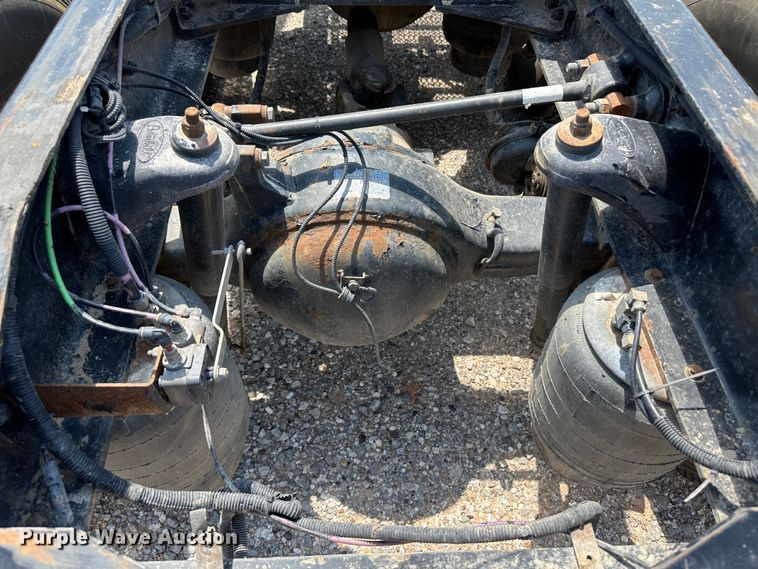 image for item NE9008 2005 Peterbilt 379  semi truck