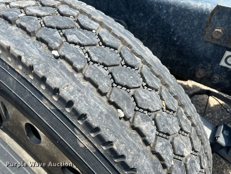 image for item NE9008 2005 Peterbilt 379  semi truck