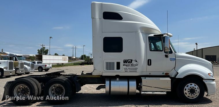 image for item NE9011 2016 International ProStar  semi truck