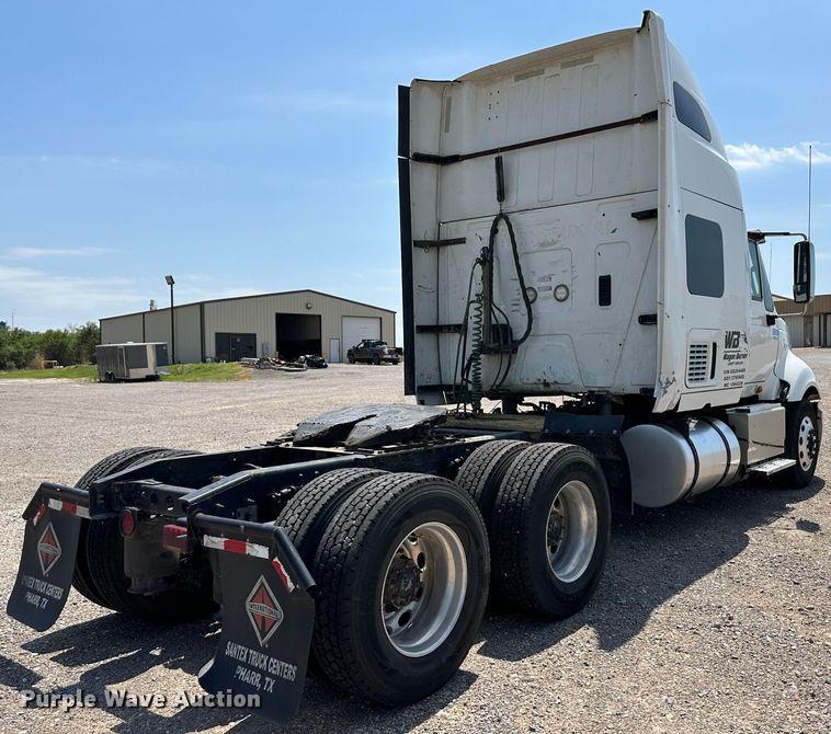 image for item NE9011 2016 International ProStar  semi truck