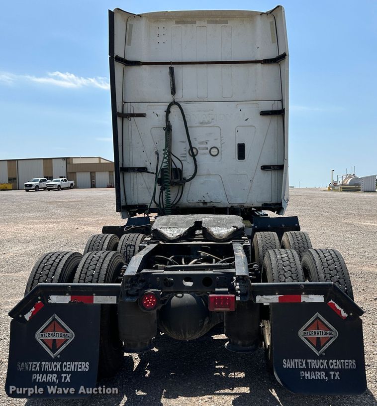 image for item NE9011 2016 International ProStar  semi truck