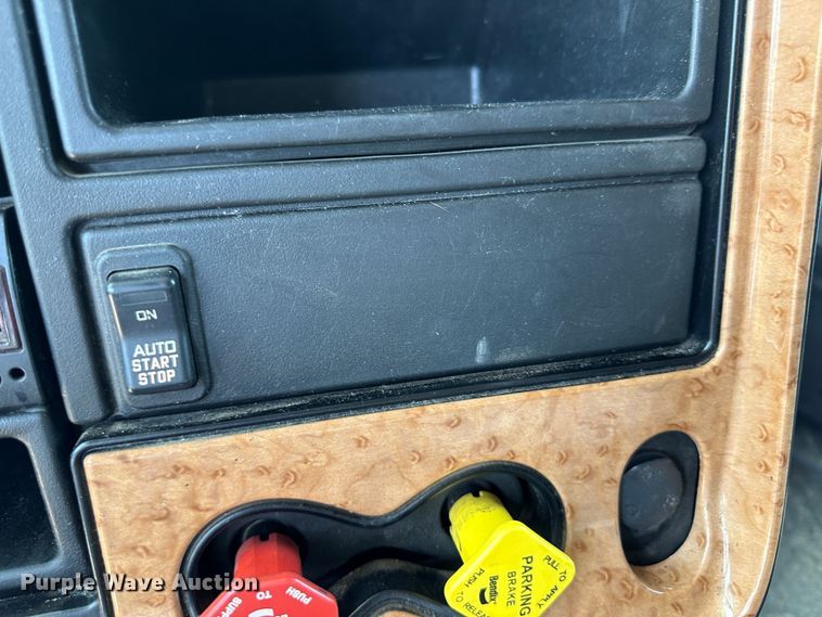 image for item NE9011 2016 International ProStar  semi truck