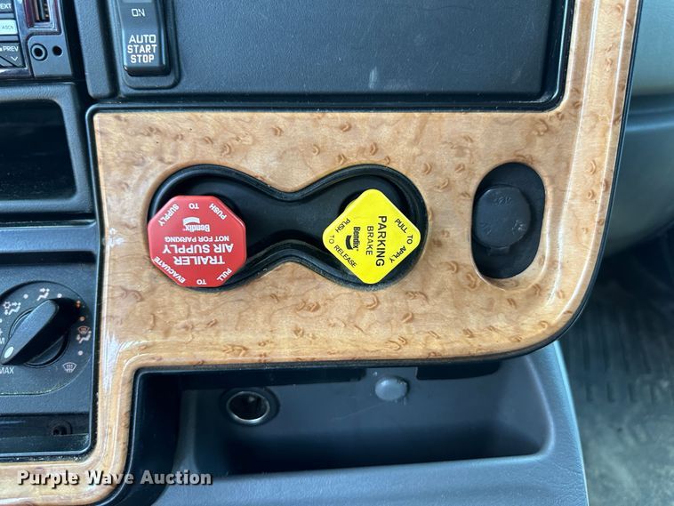 image for item NE9011 2016 International ProStar  semi truck