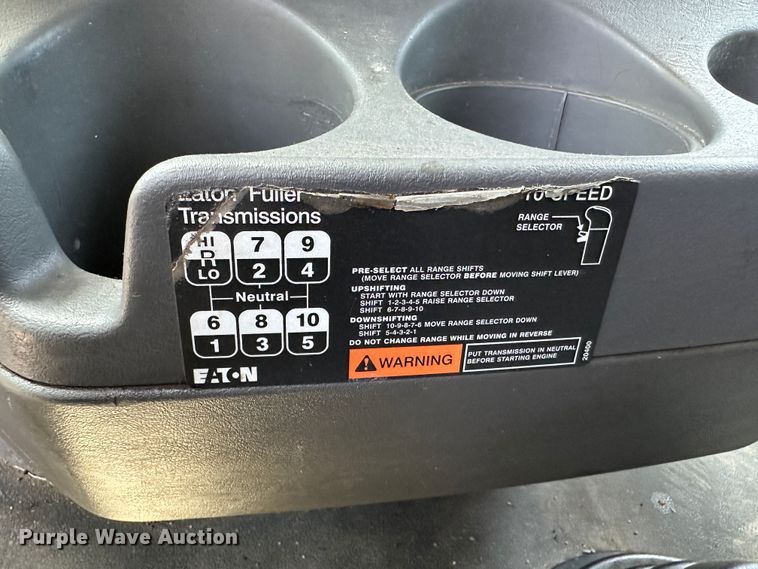 image for item NE9011 2016 International ProStar  semi truck