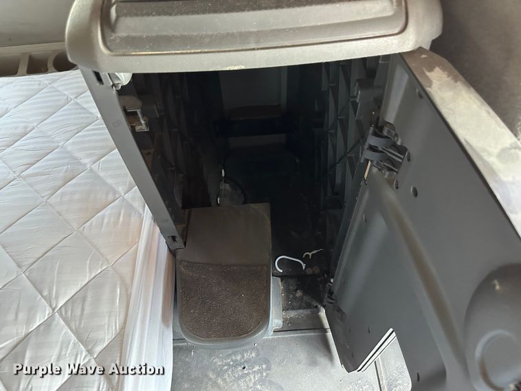 image for item NE9011 2016 International ProStar  semi truck