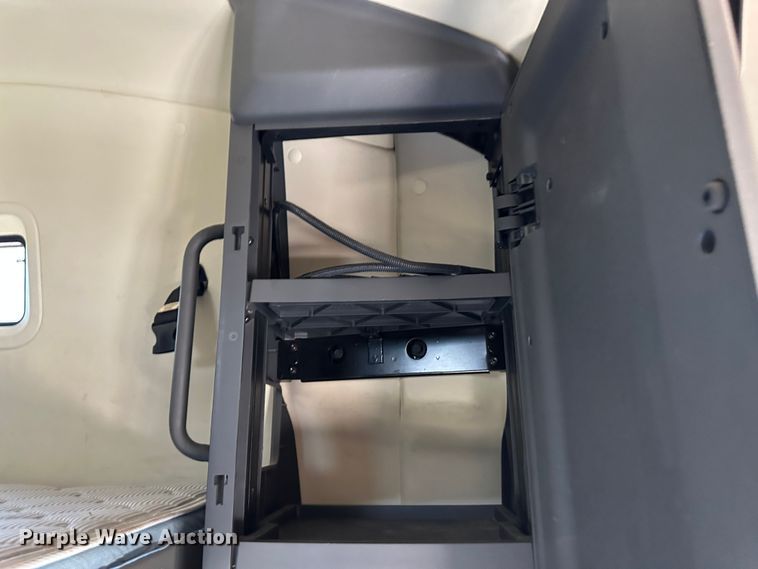 image for item NE9011 2016 International ProStar  semi truck