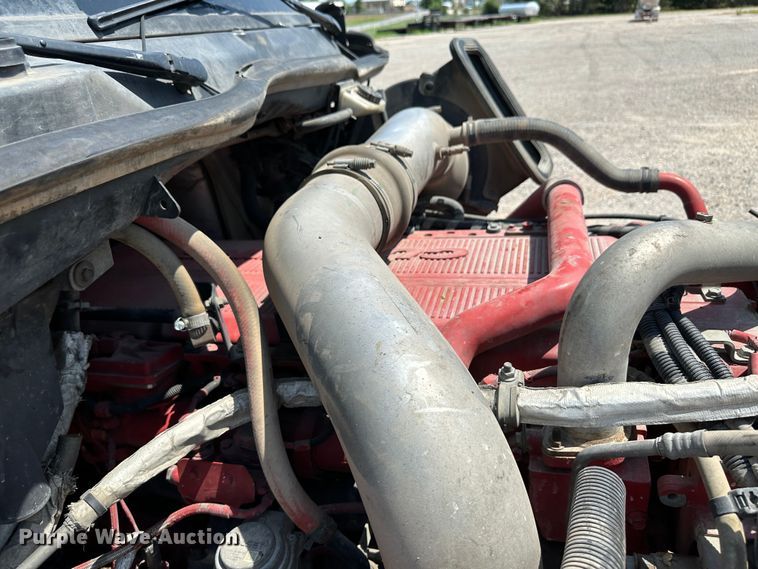 image for item NE9011 2016 International ProStar  semi truck