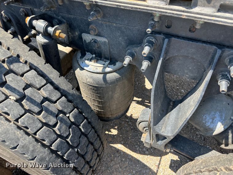 image for item NE9011 2016 International ProStar  semi truck