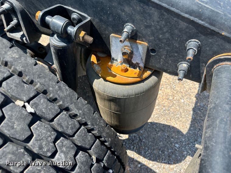 image for item NE9011 2016 International ProStar  semi truck