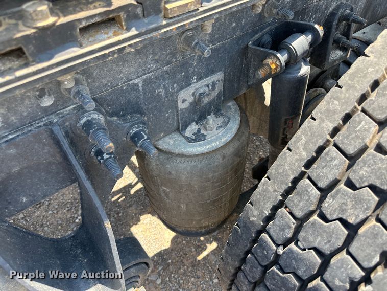 image for item NE9011 2016 International ProStar  semi truck