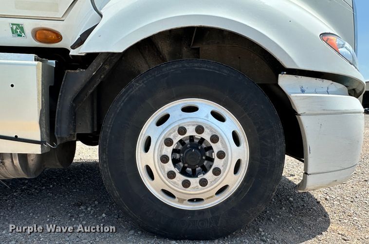 image for item NE9011 2016 International ProStar  semi truck