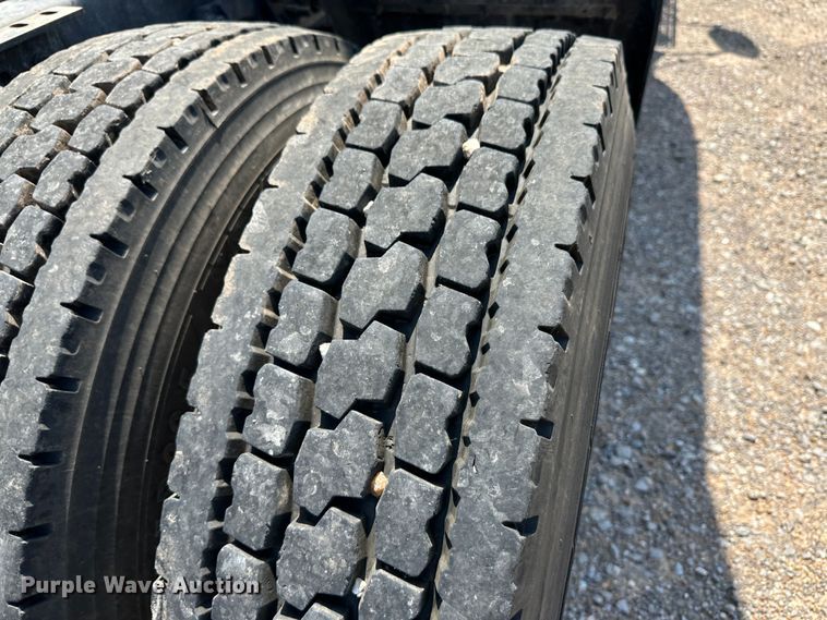 image for item NE9011 2016 International ProStar  semi truck