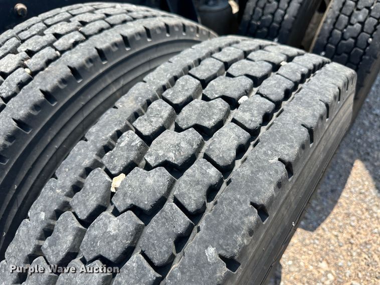 image for item NE9011 2016 International ProStar  semi truck