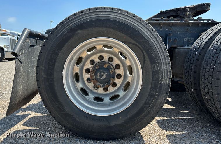 image for item NE9011 2016 International ProStar  semi truck