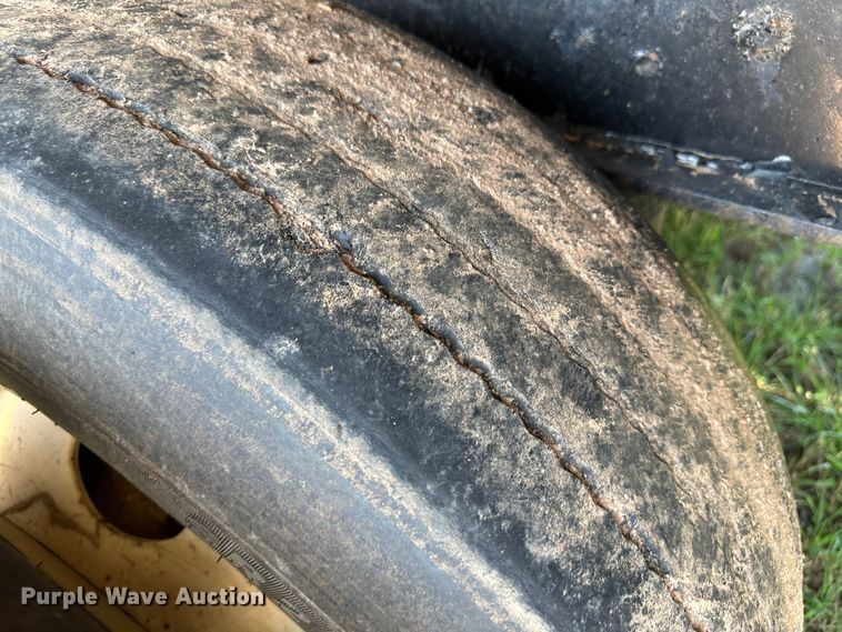 image for item NE9013 2013 Utility  flatbed trailer