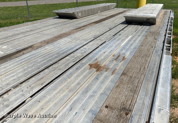 image for item NE9014 2013 Manac 13248B008  drop deck trailer