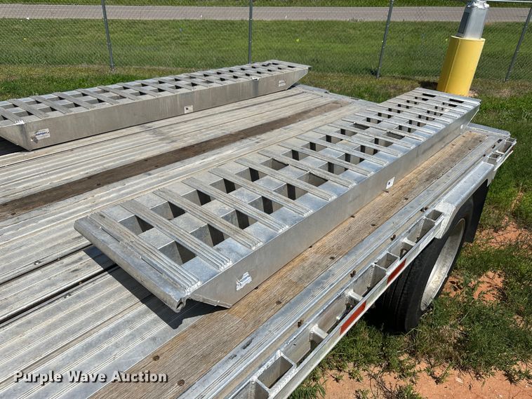 image for item NE9014 2013 Manac 13248B008  drop deck trailer