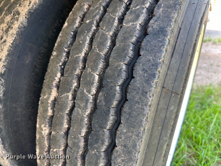 image for item NE9014 2013 Manac 13248B008  drop deck trailer