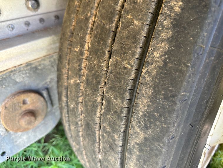 image for item NE9014 2013 Manac 13248B008  drop deck trailer