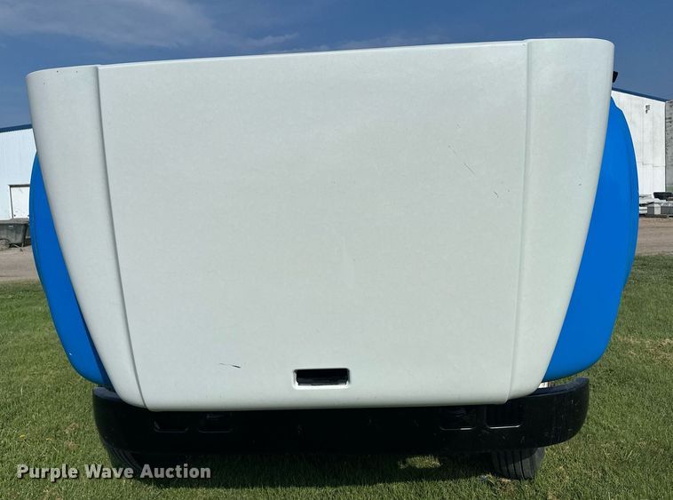 image for item NE9019 1996 International 4700  flatbed truck