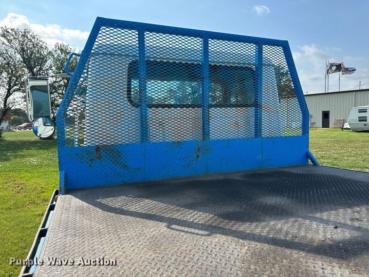 image for item NE9019 1996 International 4700  flatbed truck