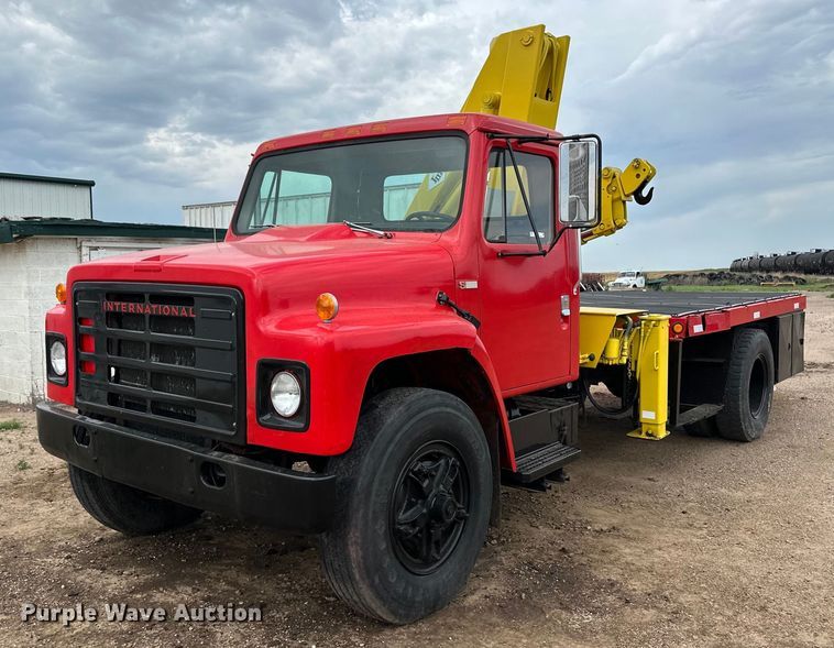 image for item NE9026 1980 International 1854  crane truck