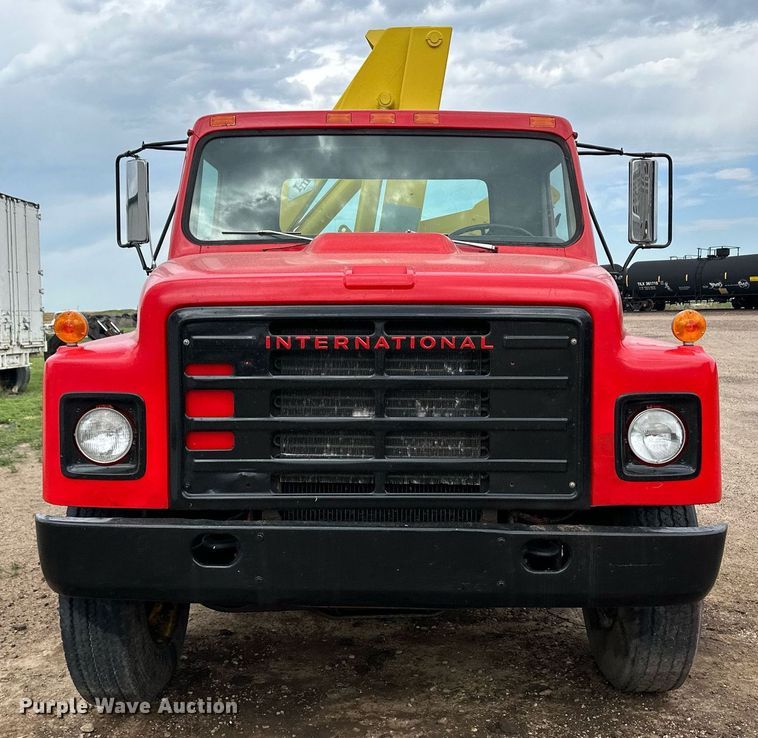 image for item NE9026 1980 International 1854  crane truck