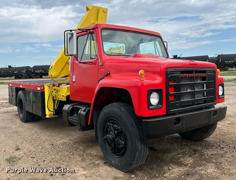 image for item NE9026 1980 International 1854  crane truck