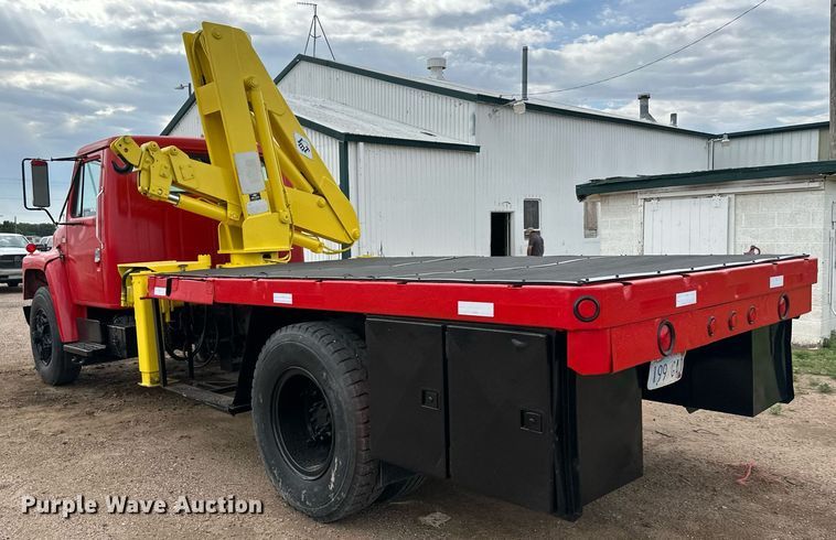 image for item NE9026 1980 International 1854  crane truck