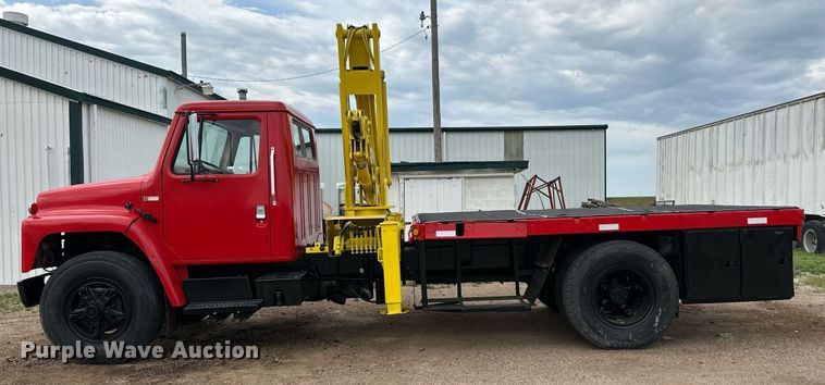 image for item NE9026 1980 International 1854  crane truck