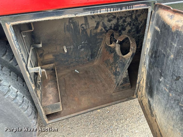 image for item NE9026 1980 International 1854  crane truck