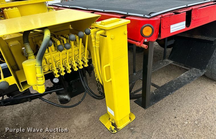 image for item NE9026 1980 International 1854  crane truck