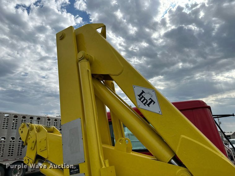 image for item NE9026 1980 International 1854  crane truck