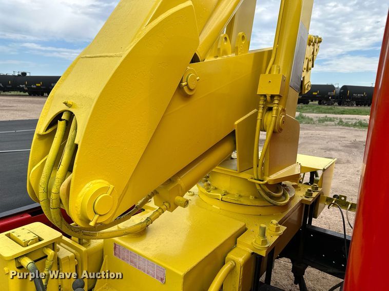 image for item NE9026 1980 International 1854  crane truck