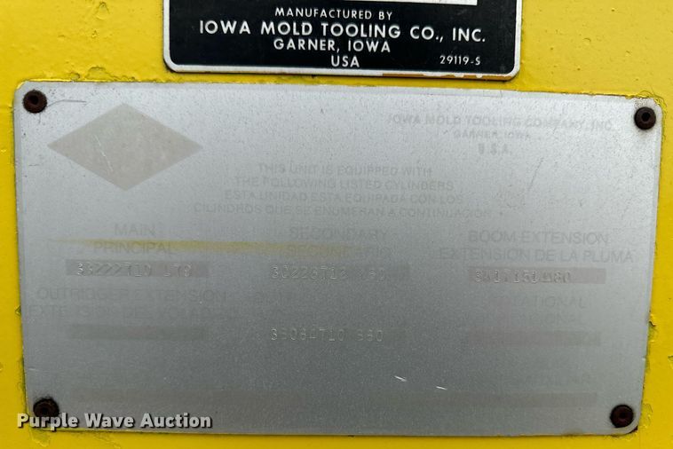 image for item NE9026 1980 International 1854  crane truck