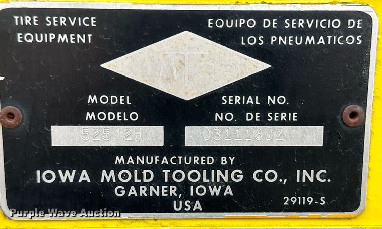 image for item NE9026 1980 International 1854  crane truck