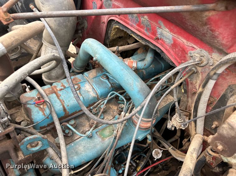 image for item NE9026 1980 International 1854  crane truck