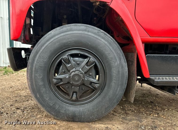 image for item NE9026 1980 International 1854  crane truck