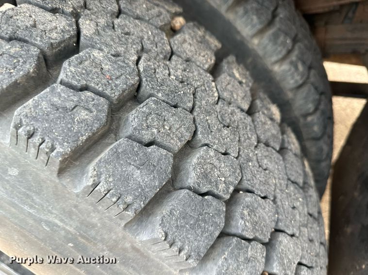 image for item NE9026 1980 International 1854  crane truck