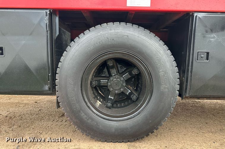 image for item NE9026 1980 International 1854  crane truck