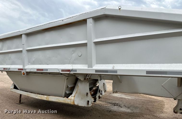 image for item NE9027 1985 Loln  bottom dump trailer