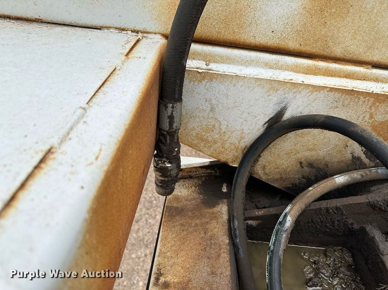 image for item NE9027 1985 Loln  bottom dump trailer