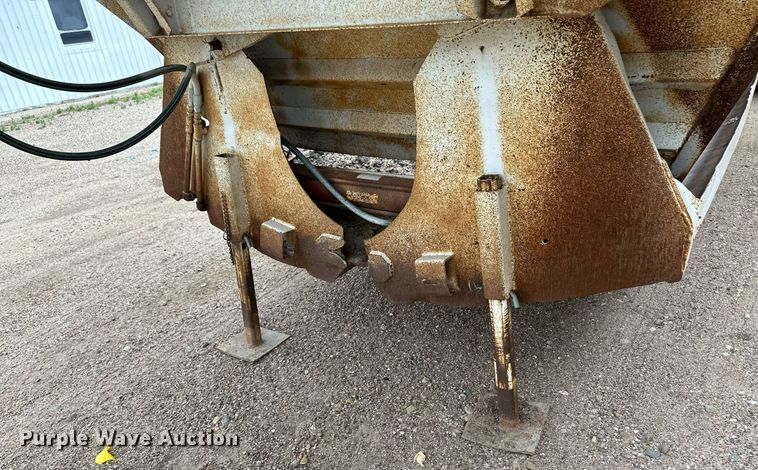 image for item NE9027 1985 Loln  bottom dump trailer