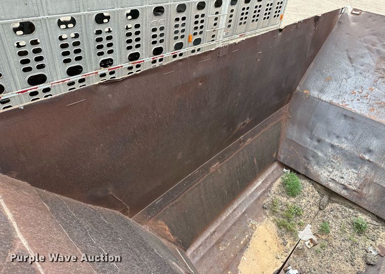 image for item NE9027 1985 Loln  bottom dump trailer