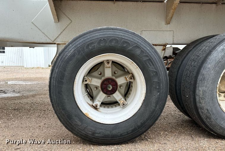 image for item NE9027 1985 Loln  bottom dump trailer