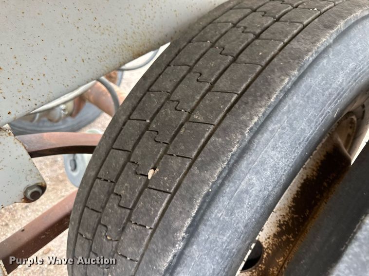 image for item NE9027 1985 Loln  bottom dump trailer