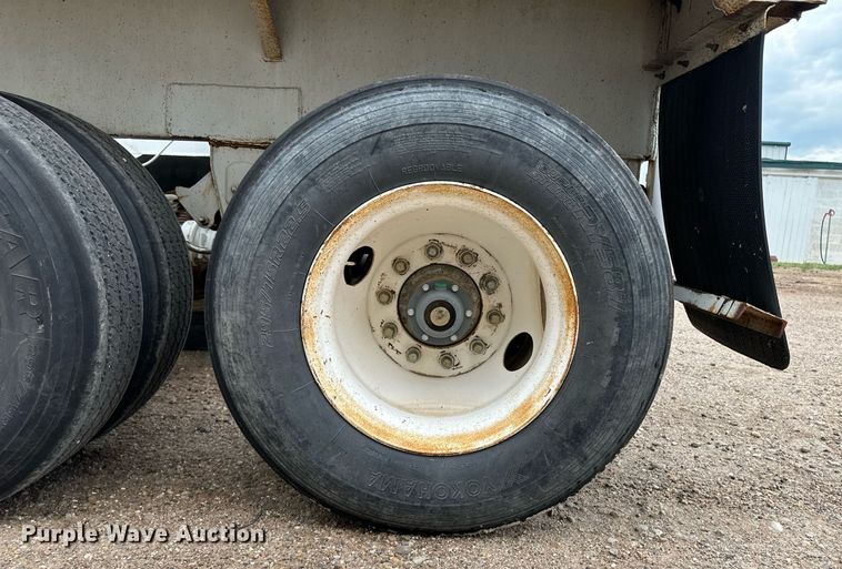 image for item NE9027 1985 Loln  bottom dump trailer